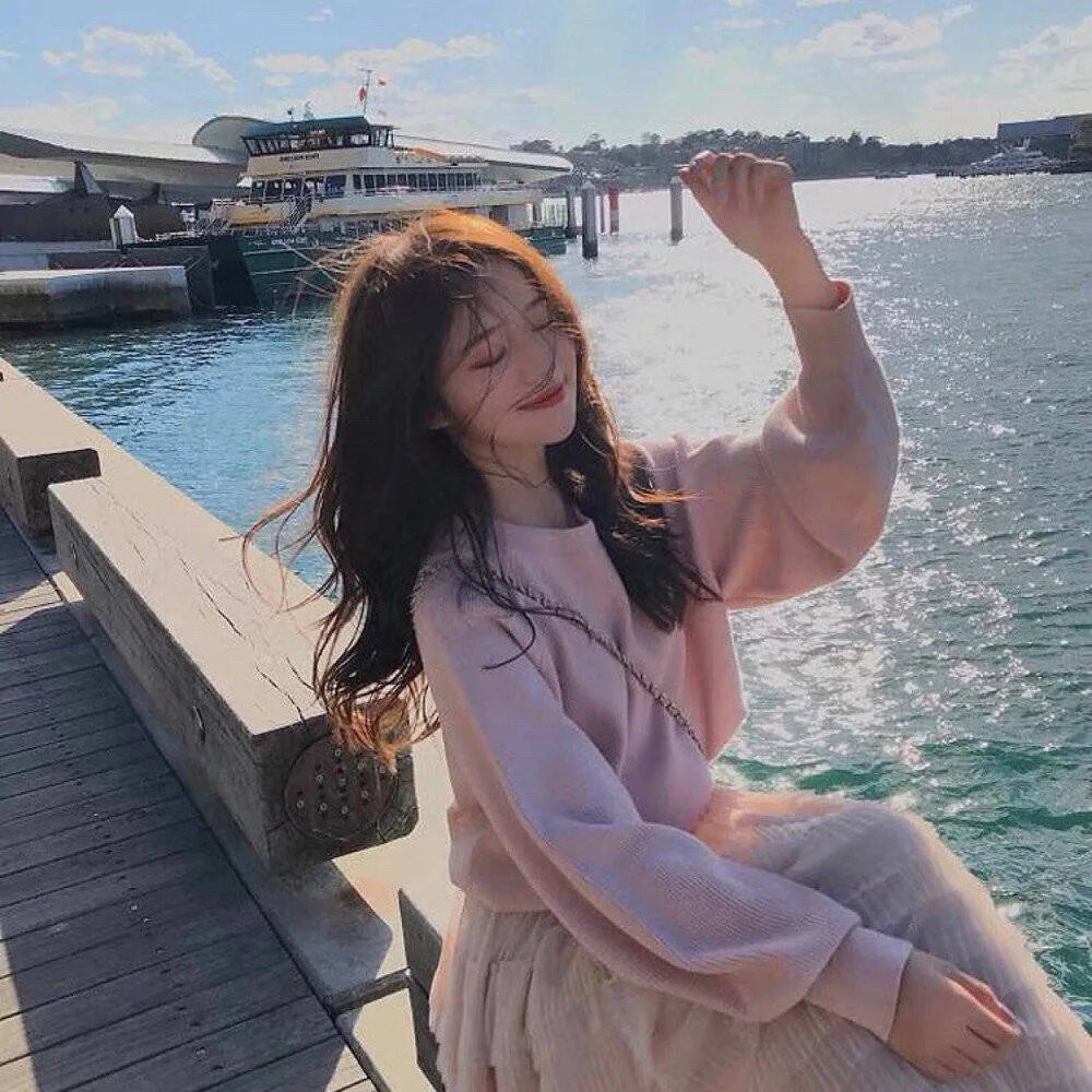姑娘， 望着我